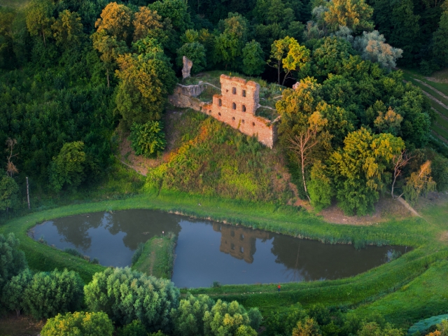Ruiny zamku w Międzygórzu k. Sandomierza