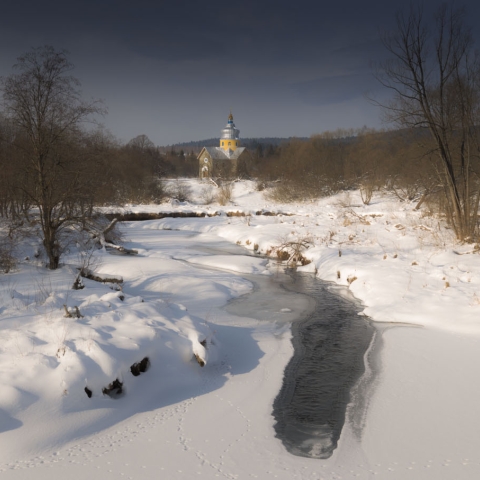 Sokoliki Górskie, widok na cerkiew po stronie ukraińskiej